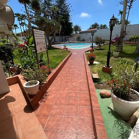 Mama Yumbo 普拉亚戴尔雷安格莱斯